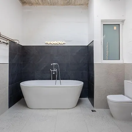Bnbnova - Historic Penthouse Valletta