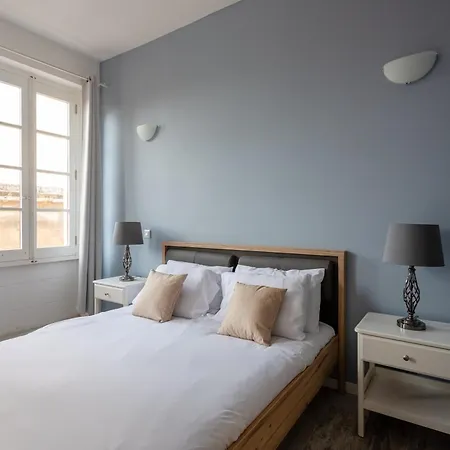 Διαμέρισμα Bnbnova - Historic Penthouse *