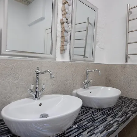 Διαμέρισμα Bnbnova - Historic Penthouse Βαλέτα
